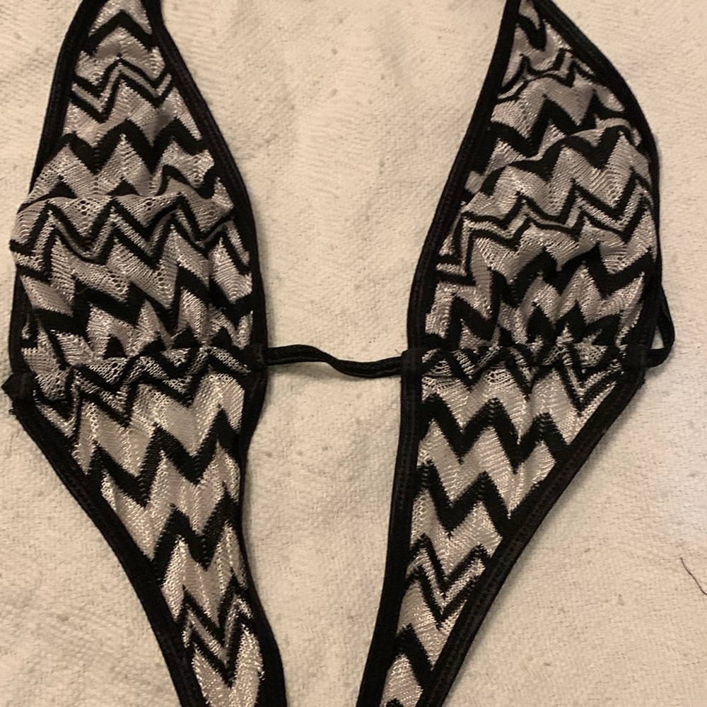Lingerie - Picture 4 of 8